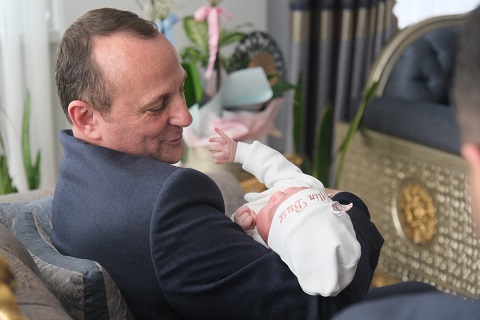 Miniklerin Hoş geldin Bebek Setleri Başkan Yele’den